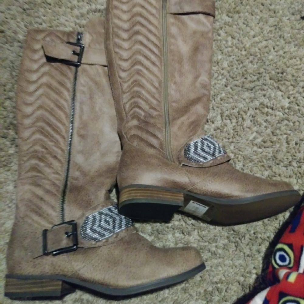 Boots from buckle